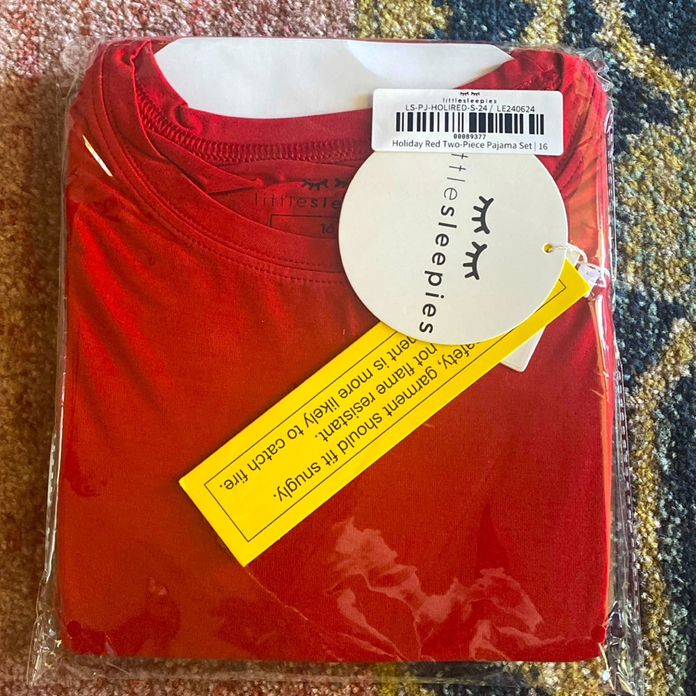 Little sleepies holiday red 16 nib